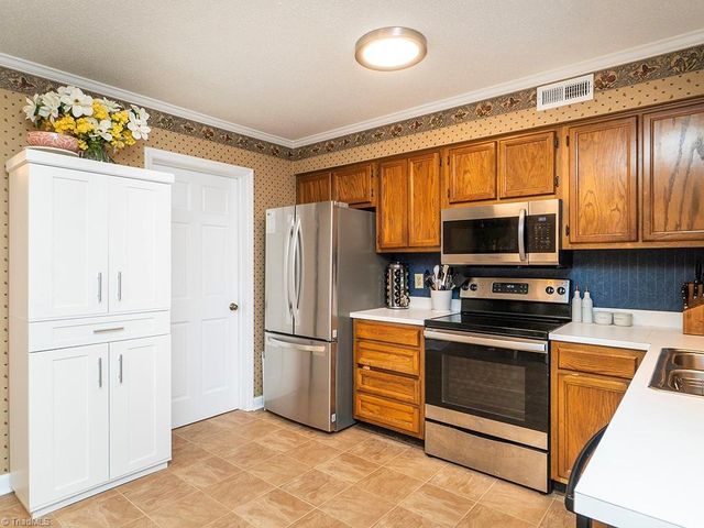 2202 Huntington Road B5, Burlington, NC 27215