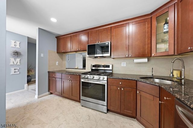 344 Constitution Cir, North Brunswick Twp., NJ 08902