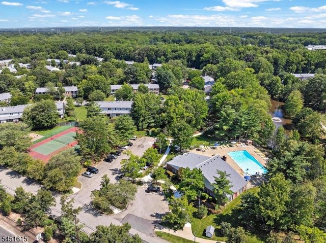 344 Constitution Cir, North Brunswick Twp., NJ 08902