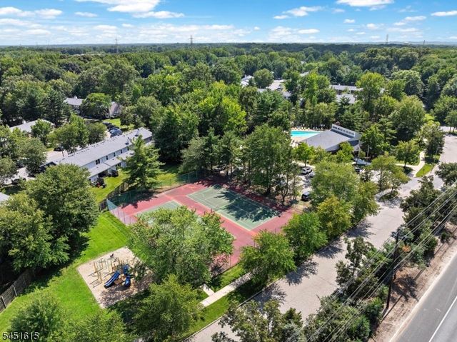 344 Constitution Cir, North Brunswick Twp., NJ 08902