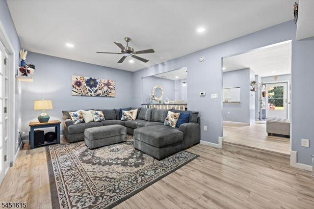 344 Constitution Cir, North Brunswick Twp., NJ 08902