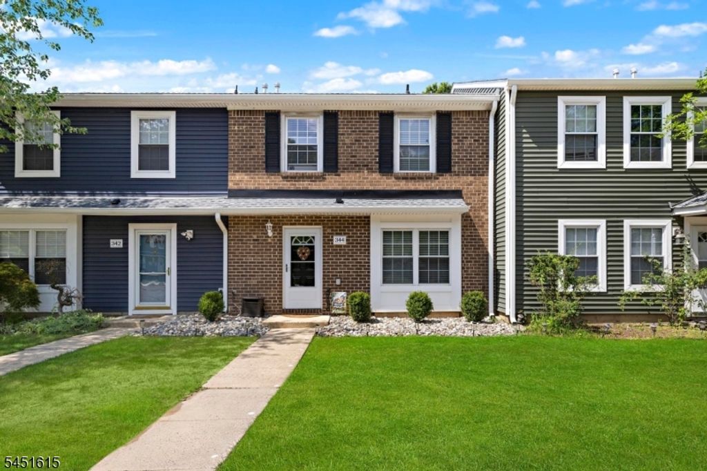 344 Constitution Cir, North Brunswick Twp., NJ 08902