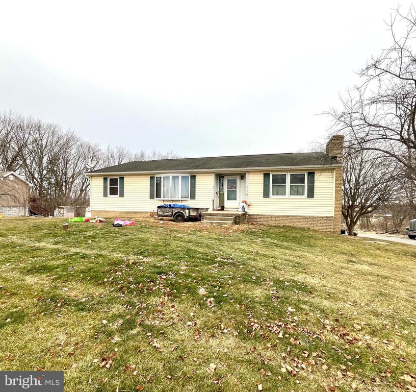 2767 BUCHANAN TRAIL WEST W, Greencastle, PA 17225