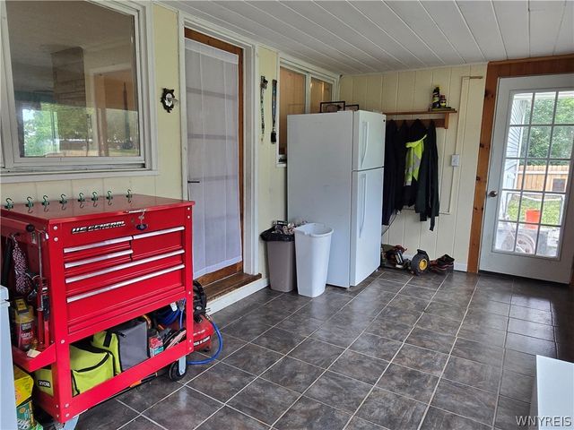 4429 Lake Avenue, Lockport Town, NY 14094