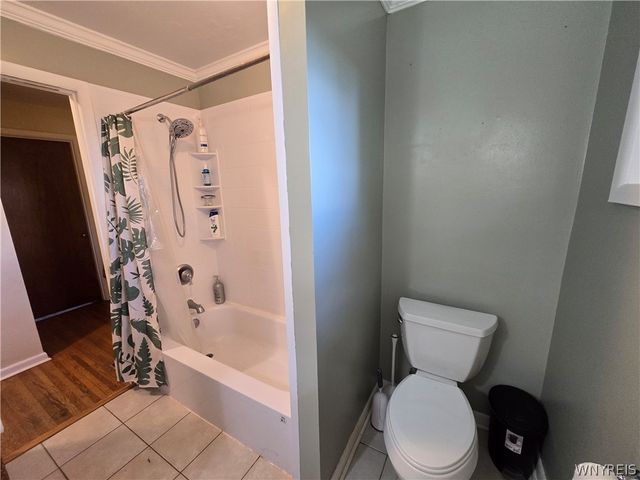 4429 Lake Avenue, Lockport Town, NY 14094