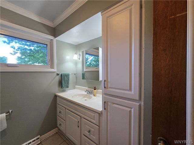4429 Lake Avenue, Lockport Town, NY 14094