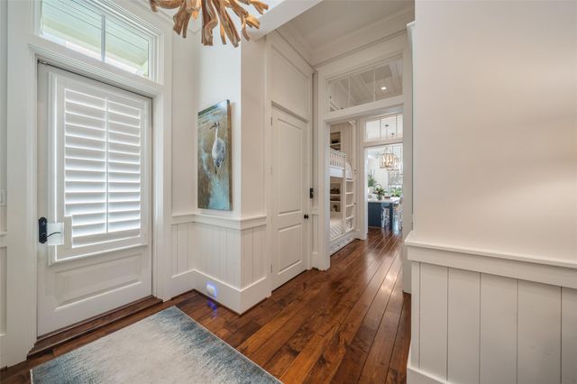 2622 E Seaside Drive, Galveston, TX 77550