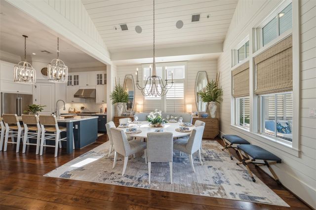 2622 E Seaside Drive, Galveston, TX 77550
