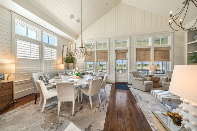 2622 E Seaside Drive, Galveston, TX 77550