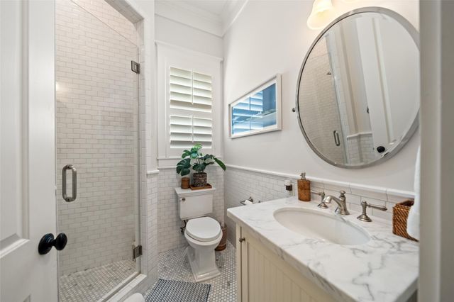 2622 E Seaside Drive, Galveston, TX 77550