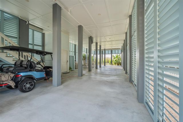 2622 E Seaside Drive, Galveston, TX 77550