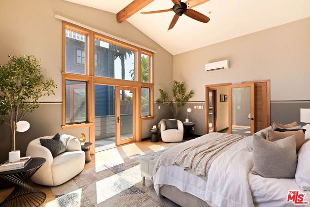 432 Howland Canal, Los Angeles, CA 90291