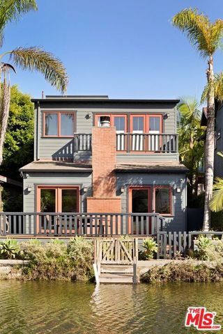 432 Howland Canal, Los Angeles, CA 90291