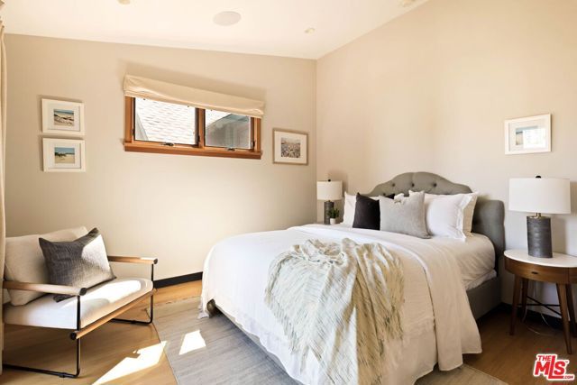 432 Howland Canal, Los Angeles, CA 90291