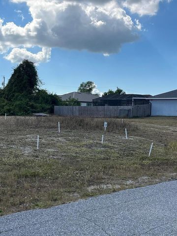 2002 NW 3 TER, Cape Coral, FL 33993