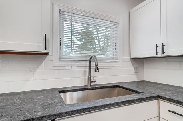 1896 Dyer Road, Grove City, OH 43123