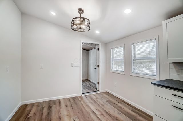 1896 Dyer Road, Grove City, OH 43123