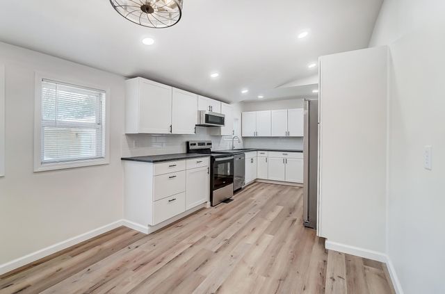 1896 Dyer Road, Grove City, OH 43123