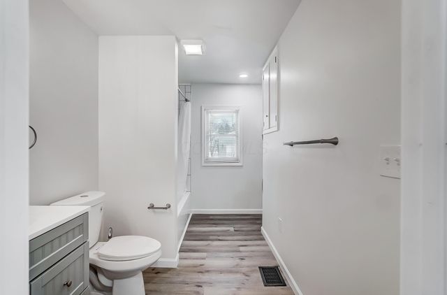 1896 Dyer Road, Grove City, OH 43123