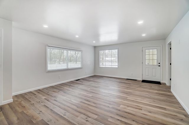 1896 Dyer Road, Grove City, OH 43123