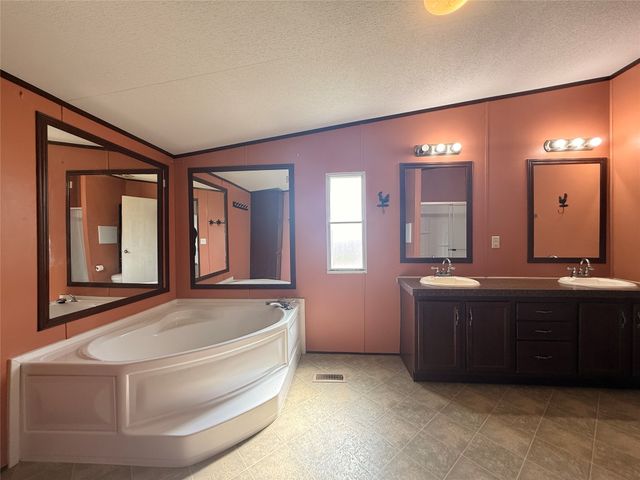 9100 Idaho Street, Joshua, TX 76058