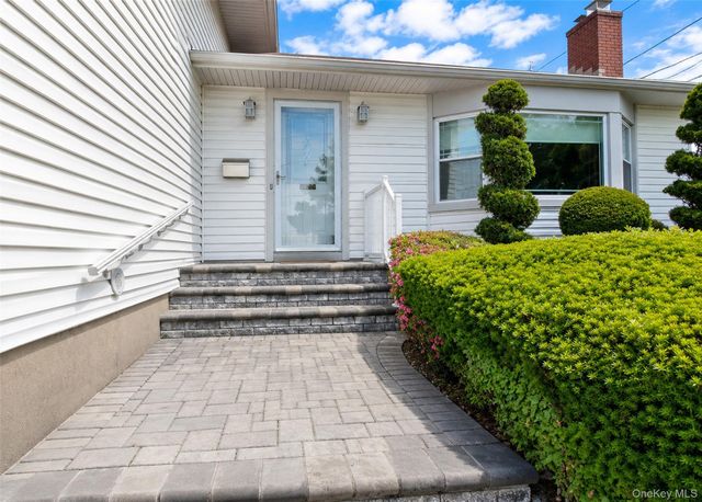 866 Abbott Street, East Meadow, NY 11554