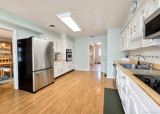 866 Abbott Street, East Meadow, NY 11554