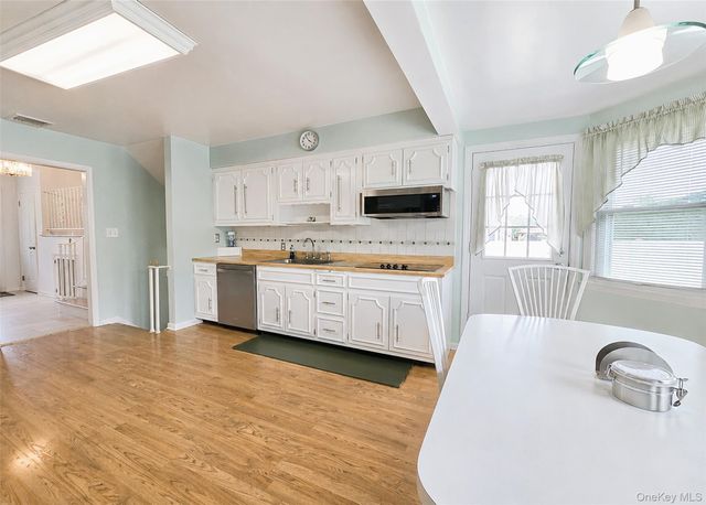 866 Abbott Street, East Meadow, NY 11554
