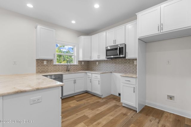 4406 Stone Wynde Dr, Louisville, KY 40272