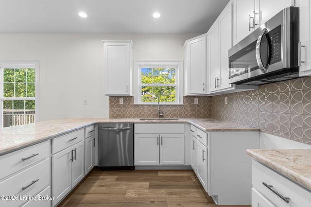4406 Stone Wynde Dr, Louisville, KY 40272