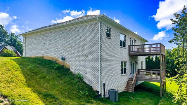 4406 Stone Wynde Dr, Louisville, KY 40272