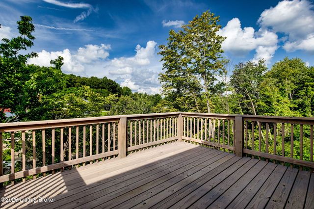 4406 Stone Wynde Dr, Louisville, KY 40272