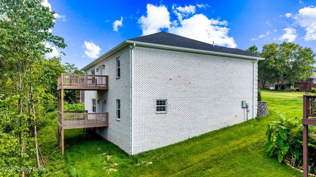 4406 Stone Wynde Dr, Louisville, KY 40272