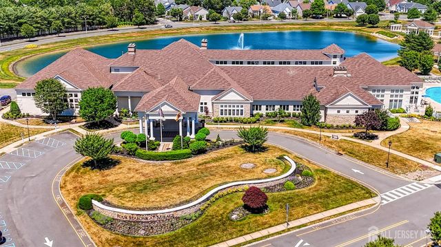 20 Valley Stream Place, Barnegat, NJ 08005