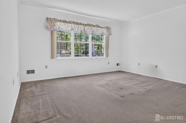 20 Valley Stream Place, Barnegat, NJ 08005