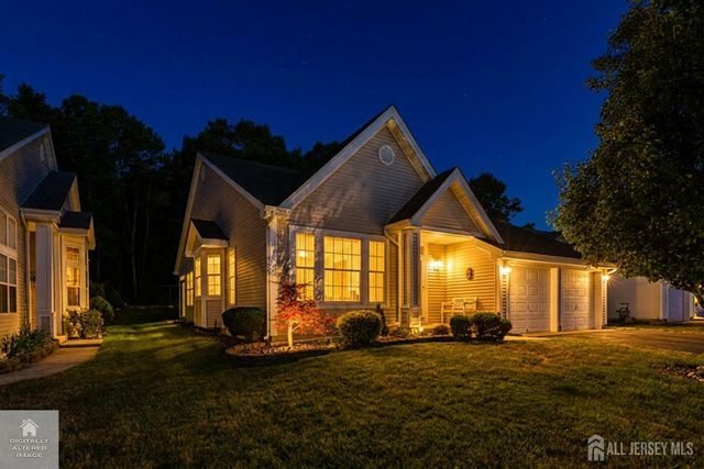 20 Valley Stream Place, Barnegat, NJ 08005
