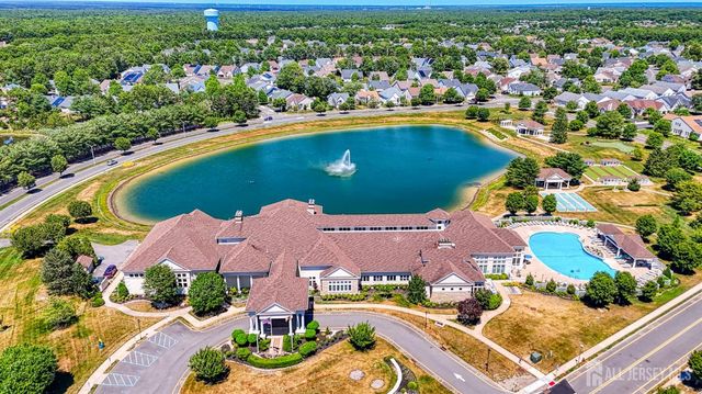 20 Valley Stream Place, Barnegat, NJ 08005