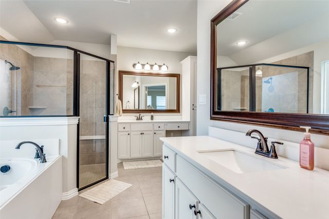 8624 Tucker Drive, Godley, TX 76044
