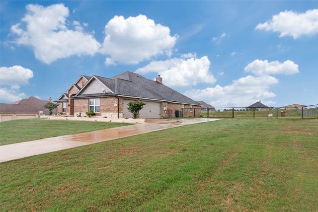 8624 Tucker Drive, Godley, TX 76044