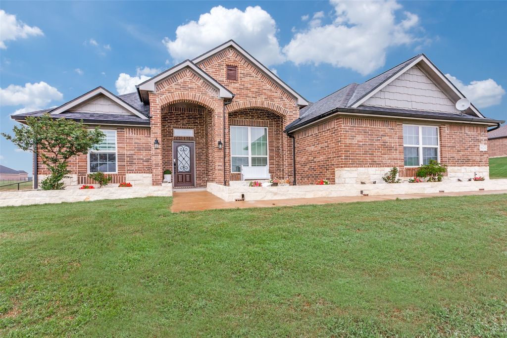 8624 Tucker Drive, Godley, TX 76044