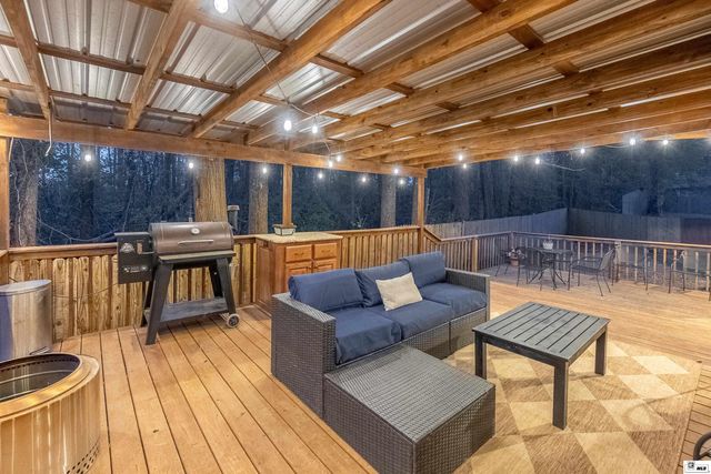 327 HEDGE HILL COVE, Calhoun, LA 71225