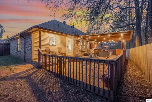 327 HEDGE HILL COVE, Calhoun, LA 71225