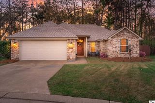 327 HEDGE HILL COVE, Calhoun, LA 71225