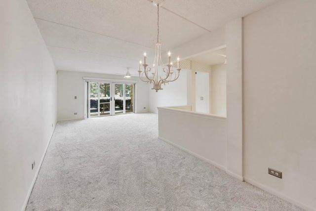 710 Creekside Drive 110A, Mount Prospect, IL 60056