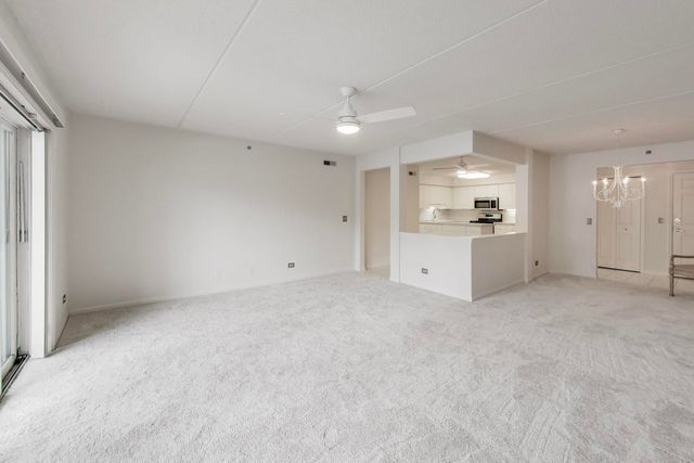 710 Creekside Drive 110A, Mount Prospect, IL 60056