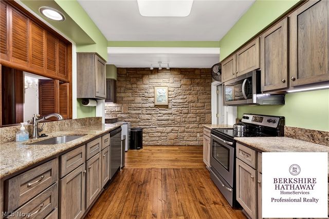 3555 Birch Tree Path, Cleveland Heights, OH 44121