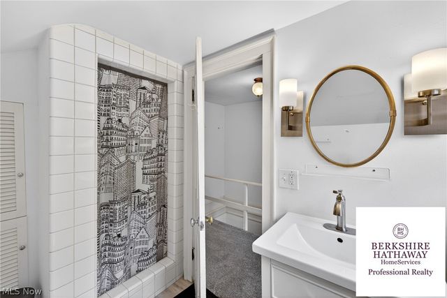 3555 Birch Tree Path, Cleveland Heights, OH 44121