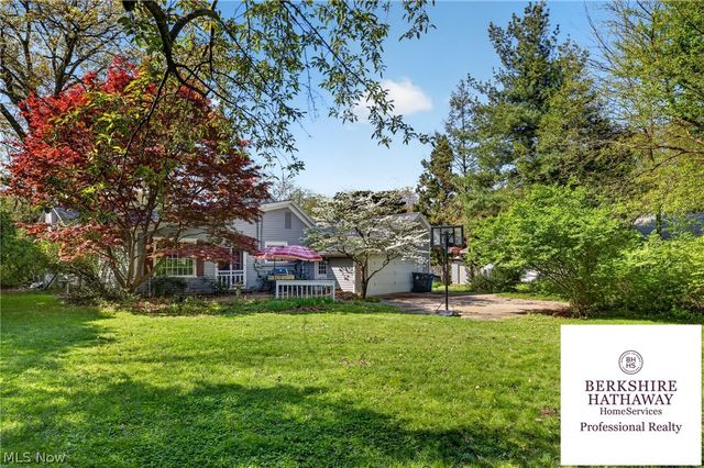 3555 Birch Tree Path, Cleveland Heights, OH 44121