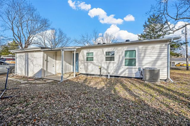 611 N Elm Street, Lancaster, TX 75146