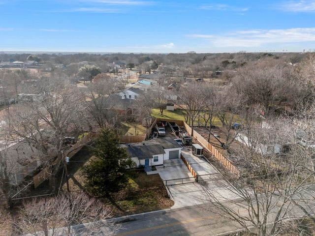 611 N Elm Street, Lancaster, TX 75146